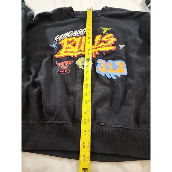 Mitchell & Ness Red Chicago Bulls Crew Neck Sweatshirt Womans Size Small - Picture 7 of 8